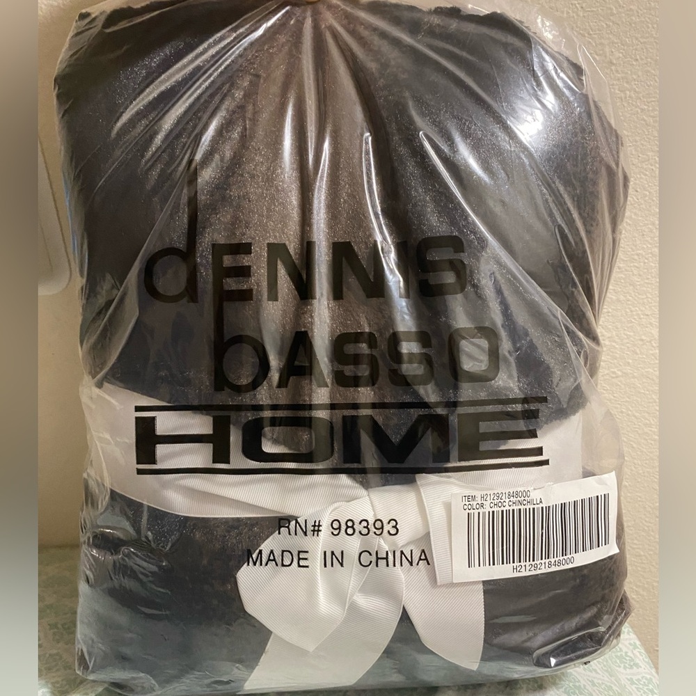 New Dennis Basso Home Chocolate Chinchilla Oversized Throw 68x60” Sealed